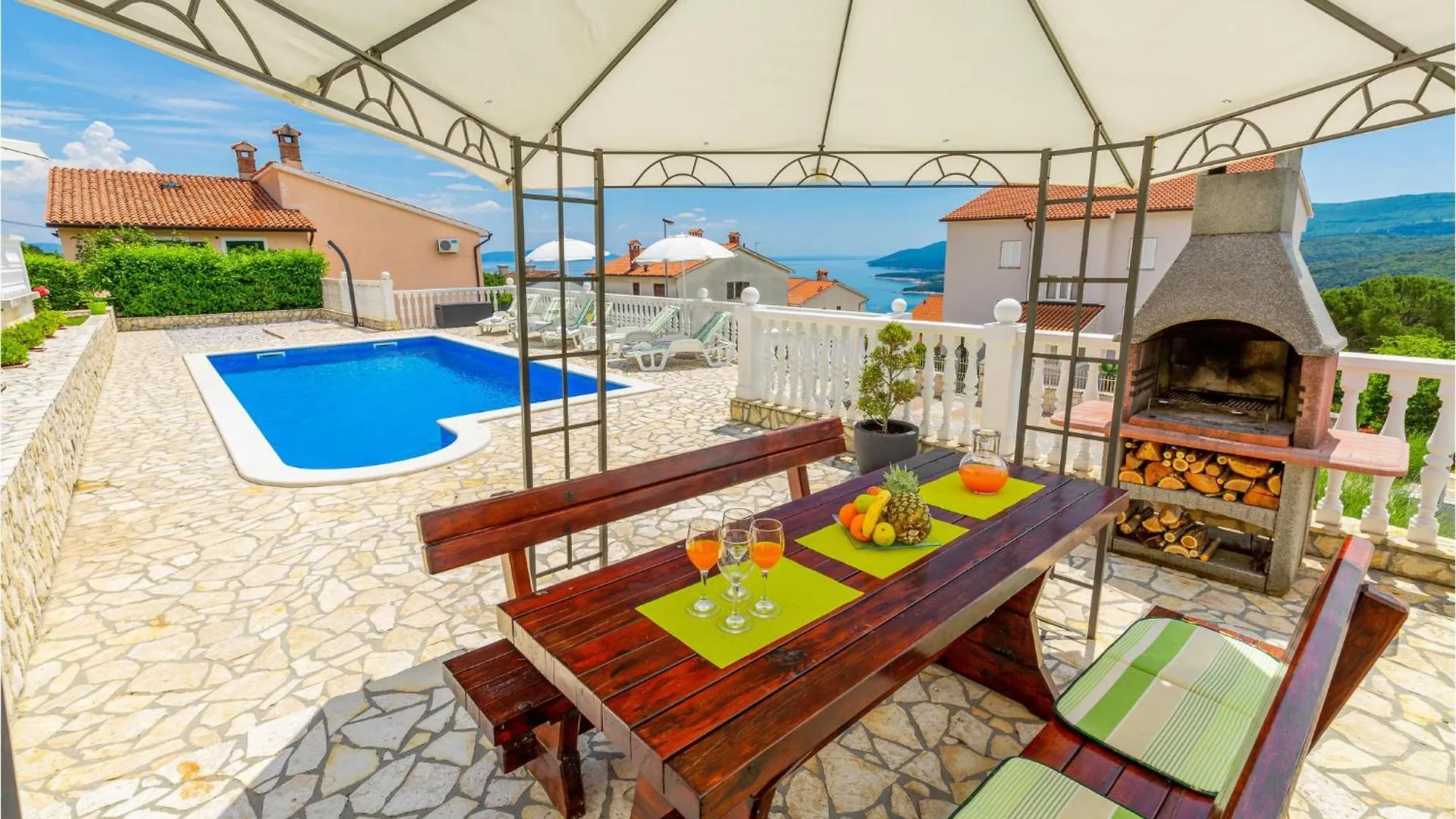Stunning Apartment In Rabac With Kitchen 0*,